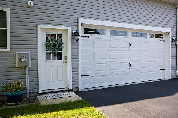 24/7 Emergency Garage Door Panel Replacement experts in Buckhorn, CA